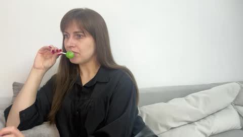 Snapshot of _sweet_lora chatting on November 2025 09:20:02 AM You can call me Lora online show from November 2025 09:20:02 AM