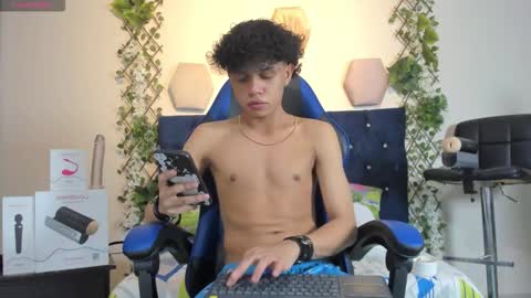 Taylor online show from November 2025 08:20:01 PM