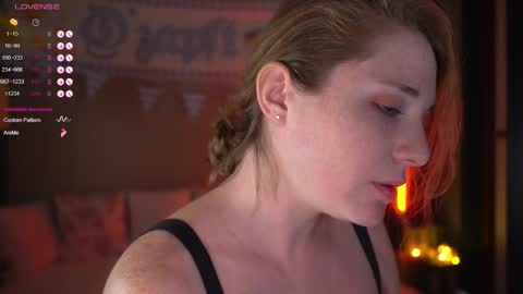 Evi online show from September 2025 07:17:02 PM