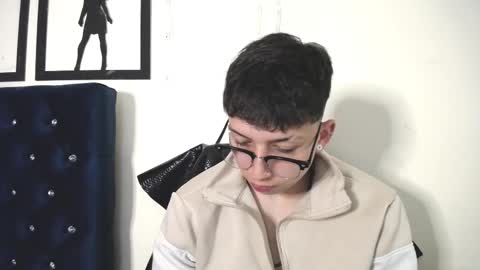 Thomas online show from September 2025 01:07:02 AM