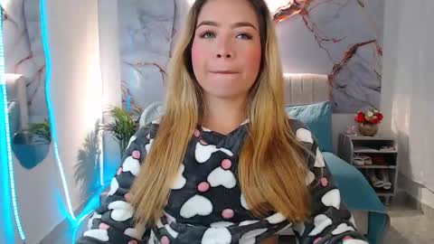 _tiffany1 online show from September 2025 06:40:02 PM