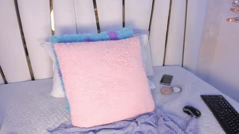 Rousse  online show from March 2025 08:00:02 PM