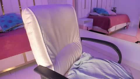 Rousse  online show from January 2026 07:17:01 PM