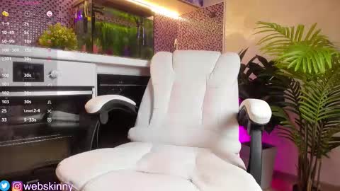 Julia online show from September 2025 03:30:01 AM