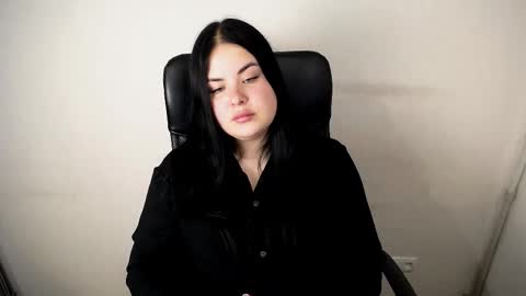 Trisha online show from October 2025 12:00:02 PM