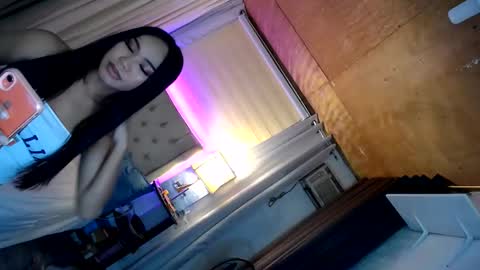 MS. apple online show from January 2025 03:45:01 AM