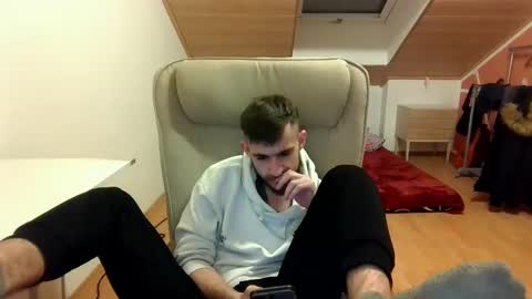 Snapshot of _v_l_a_d_ chatting on February 2025 01:23:02 AM Vlad online show from February 2025 01:23:02 AM