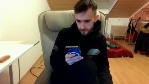 Snapshot of _v_l_a_d_ chatting on February 2025 04:56:02 PM Vlad online show from February 2025 04:56:02 PM