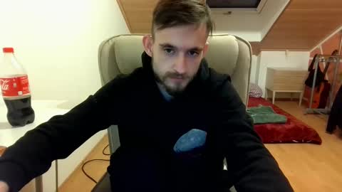 Snapshot of _v_l_a_d_ chatting on February 2025 01:32:02 AM Vlad online show from February 2025 01:32:02 AM