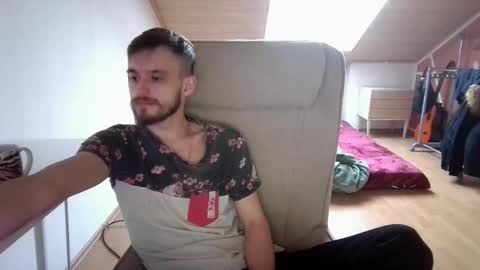 Snapshot of _v_l_a_d_ chatting on February 2025 03:53:01 PM Vlad online show from February 2025 03:53:01 PM