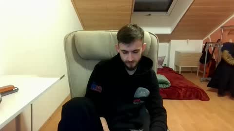 Snapshot of _v_l_a_d_ chatting on February 2025 08:52:02 PM Vlad online show from February 2025 08:52:02 PM