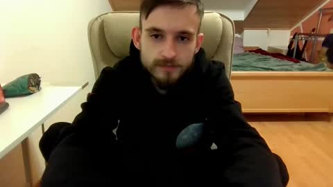 Snapshot of _v_l_a_d_ chatting on February 2025 10:59:01 PM Vlad online show from February 2025 10:59:01 PM