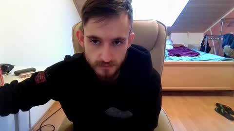 Snapshot of _v_l_a_d_ chatting on February 2025 03:56:02 PM Vlad online show from February 2025 03:56:02 PM