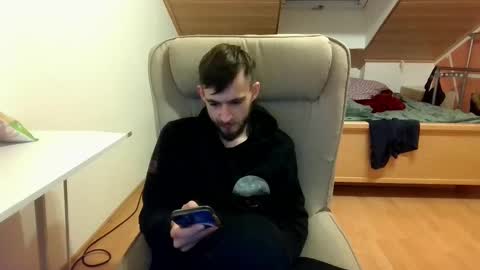 Snapshot of _v_l_a_d_ chatting on February 2025 05:36:01 PM Vlad online show from February 2025 05:36:01 PM