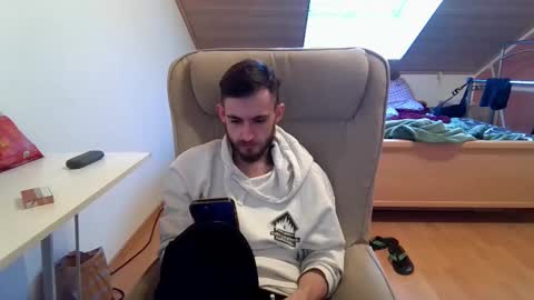 Snapshot of _v_l_a_d_ chatting on February 2025 04:15:02 PM Vlad online show from February 2025 04:15:02 PM