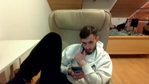 Snapshot of _v_l_a_d_ chatting on February 2025 11:53:02 PM Vlad online show from February 2025 11:53:02 PM