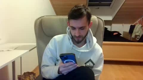 Snapshot of _v_l_a_d_ chatting on March 2025 11:18:02 PM Vlad online show from March 2025 11:18:02 PM