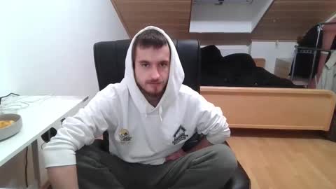 Snapshot of _v_l_a_d_ chatting on October 2025 10:48:02 PM Vlad online show from October 2025 10:48:02 PM