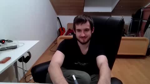 Snapshot of _v_l_a_d_ chatting on November 2025 02:17:02 AM Vlad online show from November 2025 02:17:02 AM