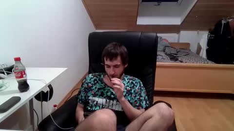 Snapshot of _v_l_a_d_ chatting on December 2025 01:25:01 AM Vlad online show from December 2025 01:25:01 AM