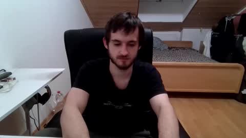 Snapshot of _v_l_a_d_ chatting on December 2025 07:40:02 PM Vlad online show from December 2025 07:40:02 PM