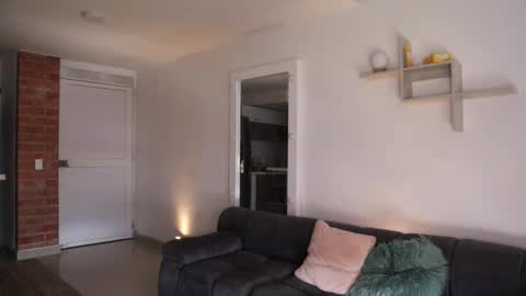 Anastasia Vahos online show from October 2025 05:13:01 PM