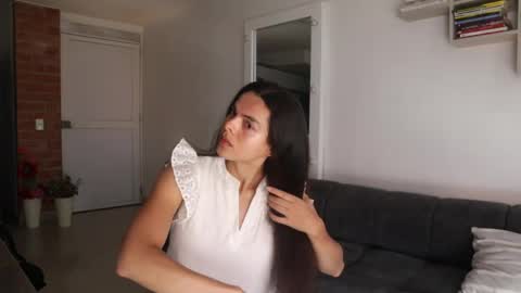 Anastasia Vahos online show from May 2026 05:19:02 PM