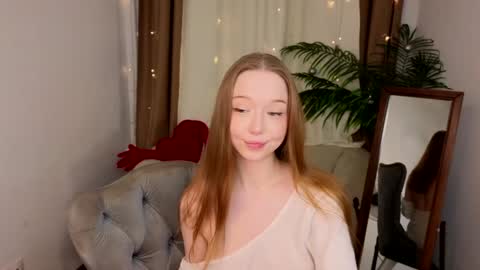 Snapshot of _violet_mills_ chatting on December 2024 11:34:01 PM Violet online show from December 2024 11:34:01 PM