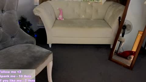 Snapshot of _violet_mills_ chatting on December 2024 03:13:02 AM Violet online show from December 2024 03:13:02 AM