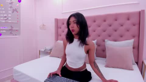 Snapshot of _violeta_clark chatting on June 2026 01:24:02 PM Violeta online show from June 2026 01:24:02 PM