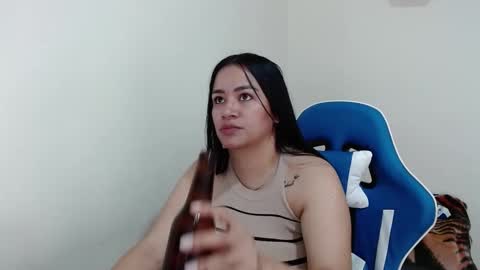 Snapshot of _vitoria1 chatting on January 2025 01:47:02 AM Victoria online show from January 2025 01:47:02 AM