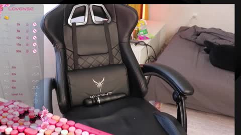 Alis online show from October 2025 06:12:01 AM