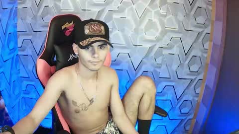  white fox  online show from November 2025 05:33:02 PM