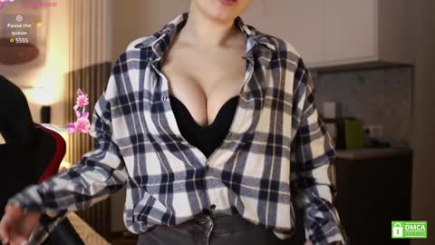 Kristina online show from January 2025 12:18:01 PM