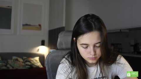 Kristina online show from October 2025 12:01:02 PM