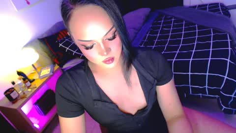 Sofie online show from July 2026 04:05:02 PM