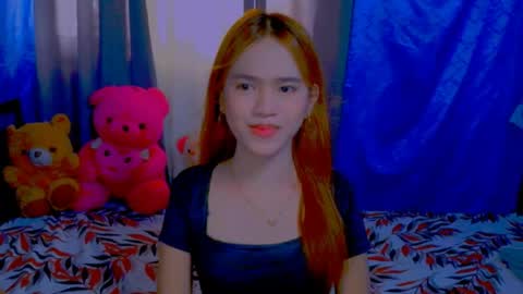 _xxlilly online show from May 2026 07:14:02 AM