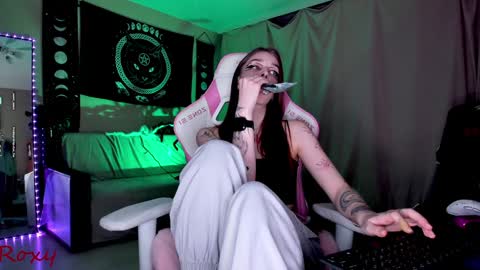 Roxy online show from December 2024 07:34:02 PM