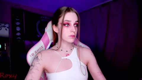 Roxy online show from February 2025 09:59:01 PM