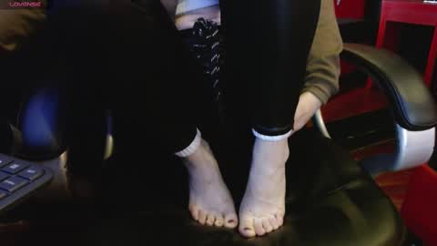 Yuyi online show from March 2025 11:16:01 AM