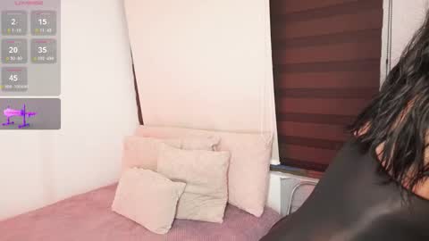 Alexandra  online show from November 2025 10:41:02 AM