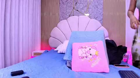 Aisha online show from November 2025 11:54:02 AM