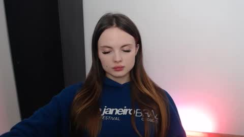 Snapshot of a_ariella_ chatting on September 2025 12:27:02 PM a_ariella_ online show from September 2025 12:27:02 PM