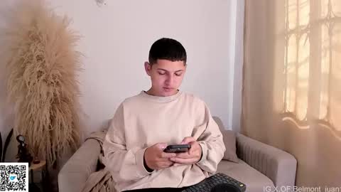 a_lejandro_0_8 online show from April 2026 01:55:02 PM