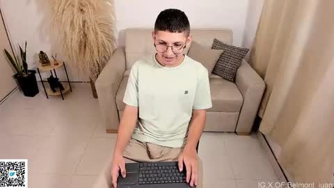 a_lejandro_0_8 online show from April 2026 06:29:02 AM