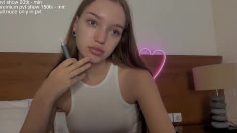 Snapshot of aaangel_dust chatting on February 2026 10:15:02 AM aaangel_dust online show from February 2026 10:15:02 AM