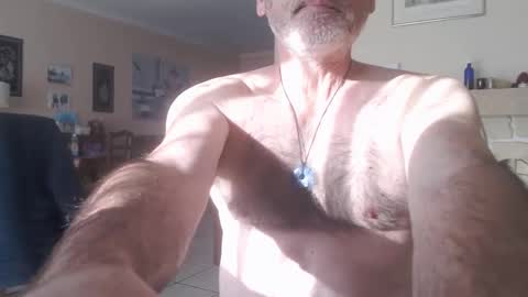 Snapshot of aalex1717 chatting on January 2025 01:27:01 PM Aalex1717 online show from January 2025 01:27:01 PM