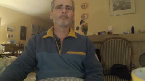 Snapshot of aalex1717 chatting on January 2025 11:45:01 PM Aalex1717 online show from January 2025 11:45:01 PM