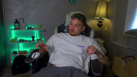 Snapshot of aalexxxxxx chatting on February 2025 08:02:02 AM Alex online show from February 2025 08:02:02 AM