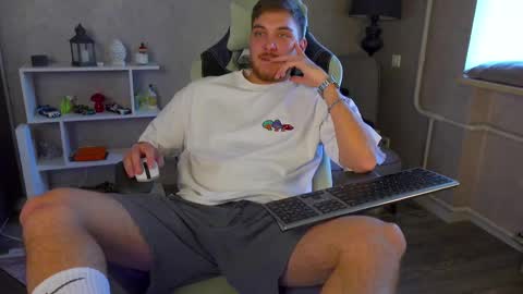 Snapshot of aalexxxxxx chatting on March 2025 08:18:02 AM Alex online show from March 2025 08:18:02 AM